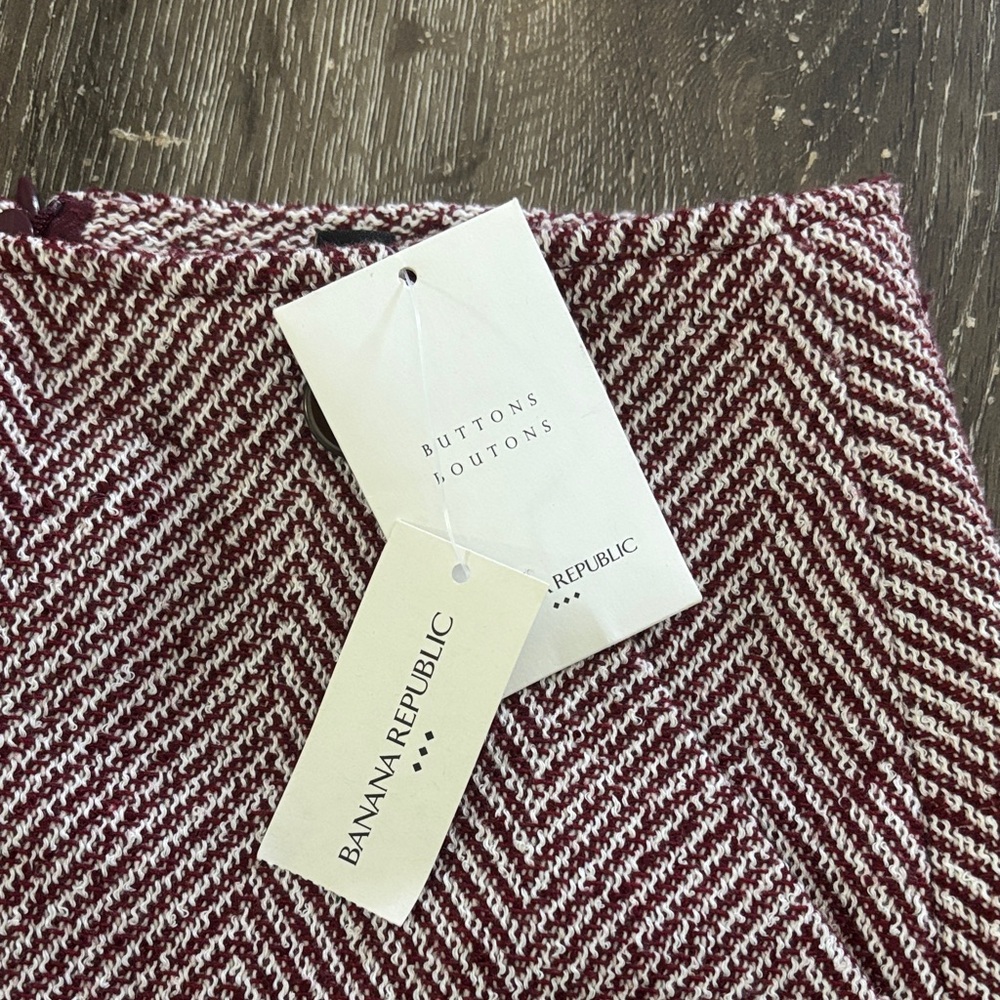 Banana Republic A-Line Skirt in Pink and White Chevron - Picture 4 of 7
